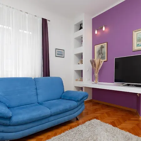Spacious In The Center-aspalathos