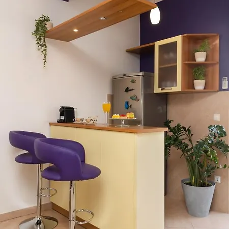 Spacious In The Center-aspalathos Apartment
