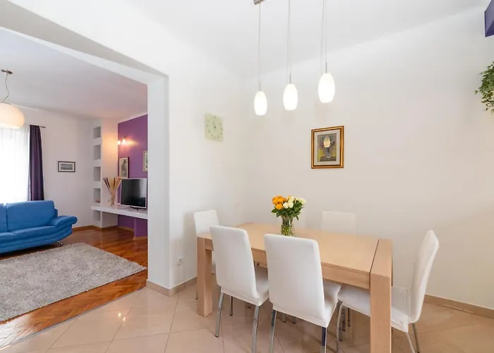 Spacious In The Center-aspalathos Daire